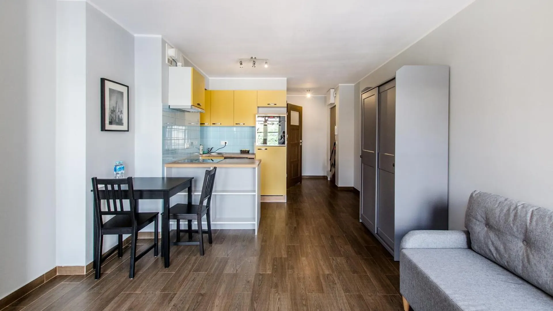 No 30 Stylish Apartment Wroclaw